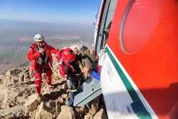 عملیات هوایی برای نجات کوهنوردان گرفتار در ارتفاعات بیستون