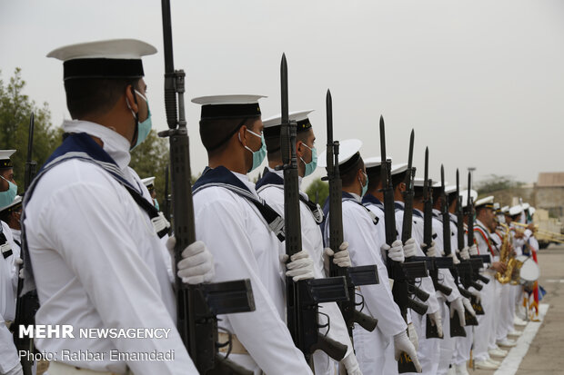 رژه نیروهای مسلح در منطقه یکم نیروی دریایی ارتش  - بندرعباس