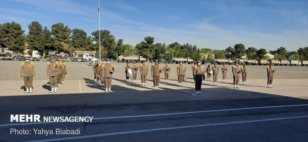 رژه خودرویی ارتش در قرارگاه ۴۰۴ فاوا کرمانشاه