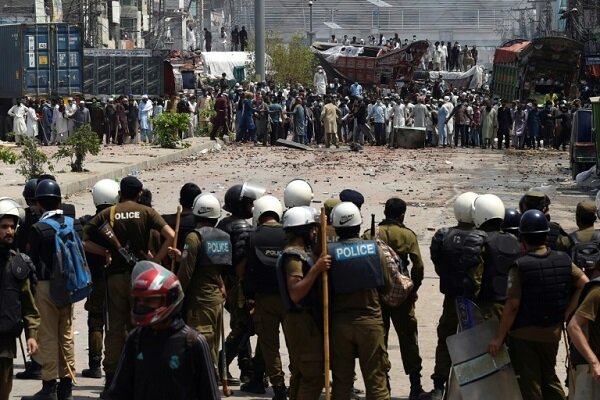 ۷ پلیس در پاکستان به گروگان گرفته شدند