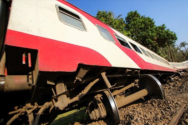 مصر میں ٹرین حادثے میں 8 افراد ہلاک