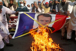 پارلمان پاکستان طرح اخراج سفیر فرانسه را به رای می گذارد
