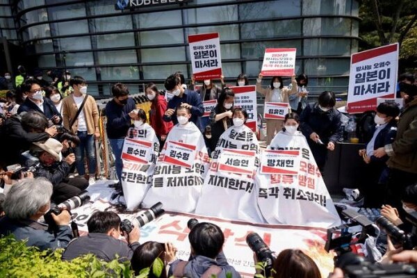 دانشجویان معترض کره‌ای موی سر خود را تراشیدند