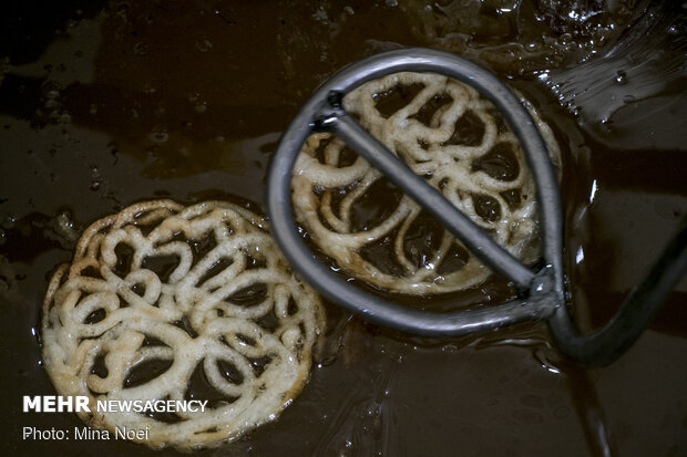 Cooking Zulbia-Bamieh in Ramadan