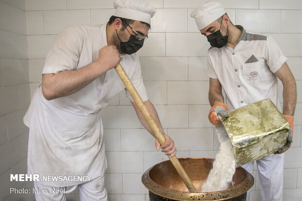 Cooking Zulbia-Bamieh in Ramadan