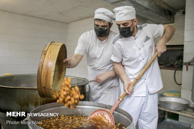 Cooking Zulbia-Bamieh in Ramadan