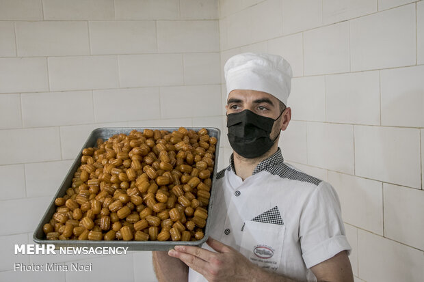 Cooking Zulbia-Bamieh in Ramadan