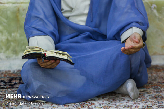 Holy Quran recitation in Fatima Masumeh's shrine in Ramadan
