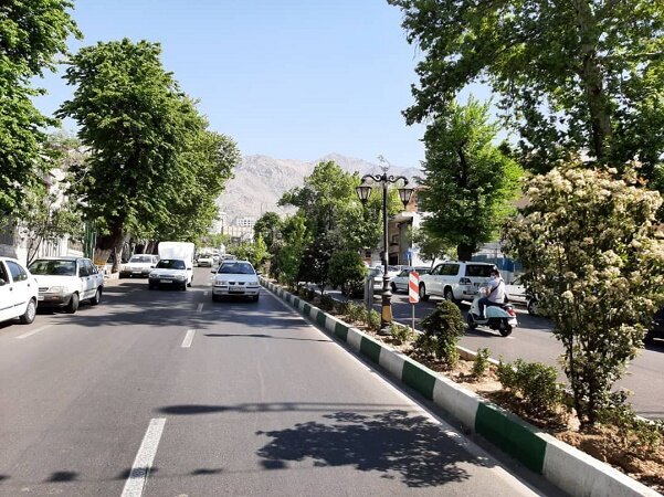 پیاده راه خیابان شریعتی در شمال تهران باغ راه می‌شود