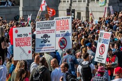 تجمع صدها لندنی علیه محدودیتهای کرونایی