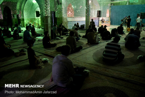 شب زنده داری شب های ماه مبارک رمضان در آستان امامزاده صالح(ع)