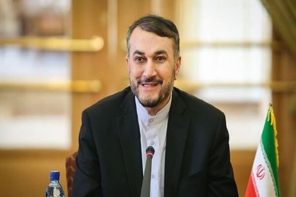 على واشنطن أن تخاطب الشعب الإيراني باحترام/رئيس حكومة الإمارات يرحب بتعزيز العلاقات مع إيران 