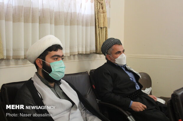 دیدار گروه جهادی یاوران سلامت حوزه های علمیه با نماینده ولی فقیه در کردستان