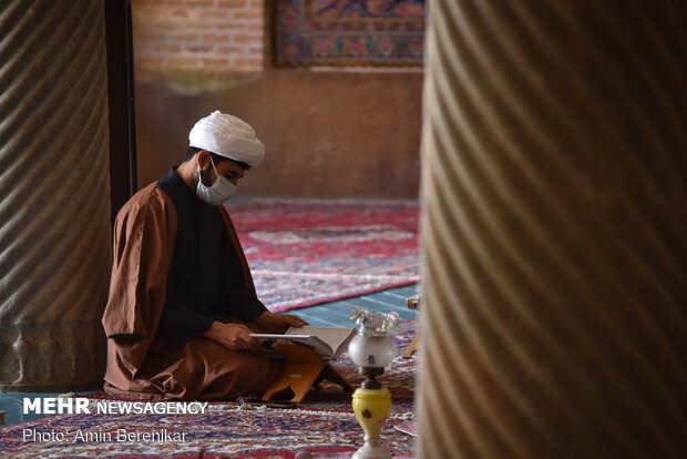 Recitation of Holy Quran in Nasir al-Mulk Mosque in Shiraz