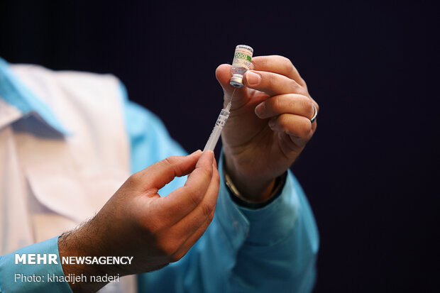 واکسیناسیون بیش از ۲ هزار نفر در شاهرود و میامی انجام شد 
