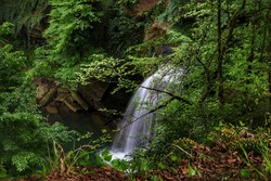 آبشار گل آخور در ورزقان