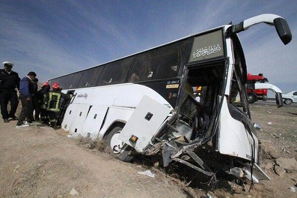 واژگونی اتوبوس مسافربری در کرمانشاه ۵ مجروح برجای گذاشت 