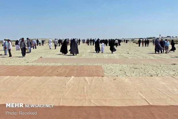 اقامه نماز باران در بستر خشک هامون