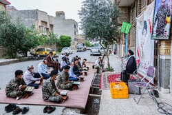 شہید زارعی اور شہید روشنائی کے گھر کے سامنے محفل انس با قرآن منعقد