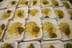 طرح طبخ و  توزیع روزانه ۱۲۰۰ پرس غذای گرم در تبریز