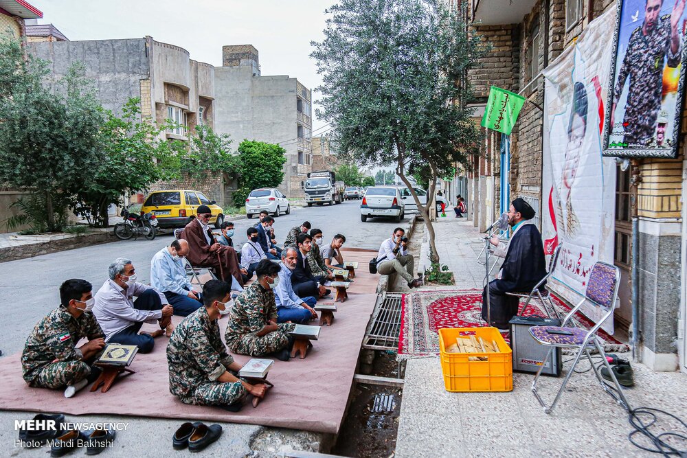 شہید زارعی اور شہید روشنائی کے گھر کے سامنے محفل انس با قرآن منعقد