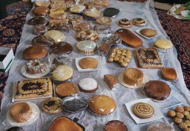 بیش از هزار قطعه کیک در بیمارستان‌های تهران توزیع شد