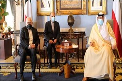 Zarif meets with Kuwaiti PM to discuss bilateral relations