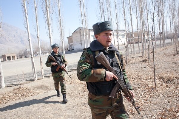 درگیری مرزی قرقیزستان- تاجیکستان ۱۳ کشته و ۱۳۴ زخمی برجا گذاشت