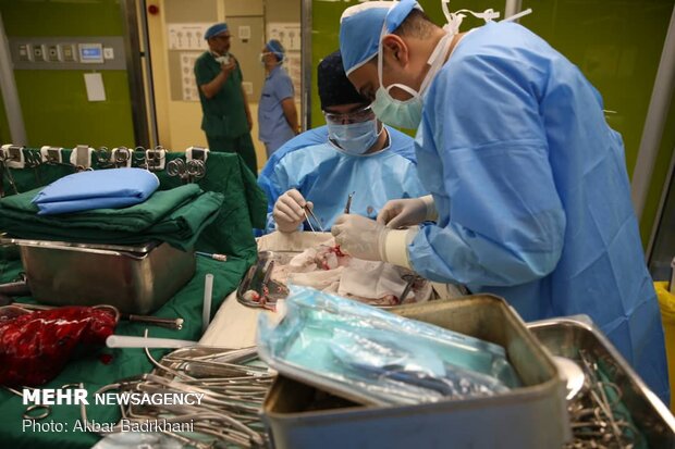 Lung transplant surgery at Masih Daneshvari Hospital
