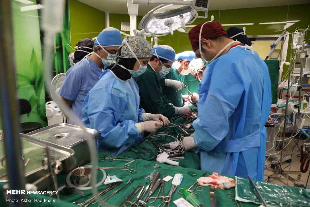 جان بیمار ۴۷ ساله با عمل جراحی نادر در یزد از مرگ حتمی نجات یافت