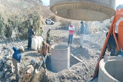 سومین حلقه چاه آب آشامیدنی در روستاهای درمیان حفر می شود