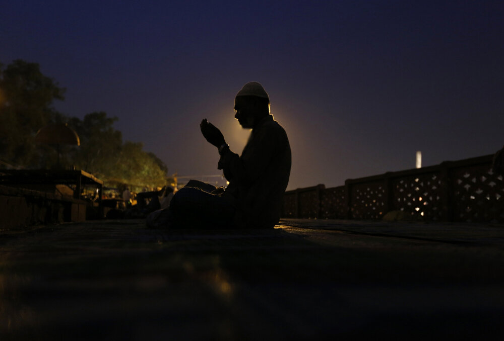 ارزش شب و سحر در عرفان اسلامی چیست؟/تقوا از نتایج امساک روزه‌دار است/شرح دعای روز هجدهم ماه رمضان