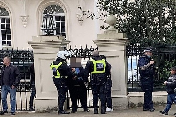 حمله به محل اقامت سفیر عربستان در لندن/ ۳ نفر بازداشت شدند