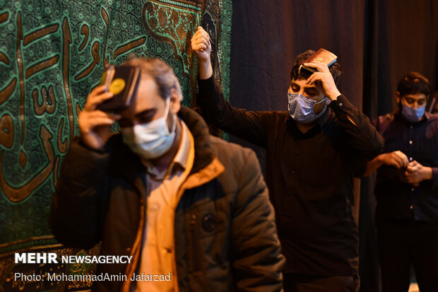 Tahran'da "Kadir gecesi" merasimi
