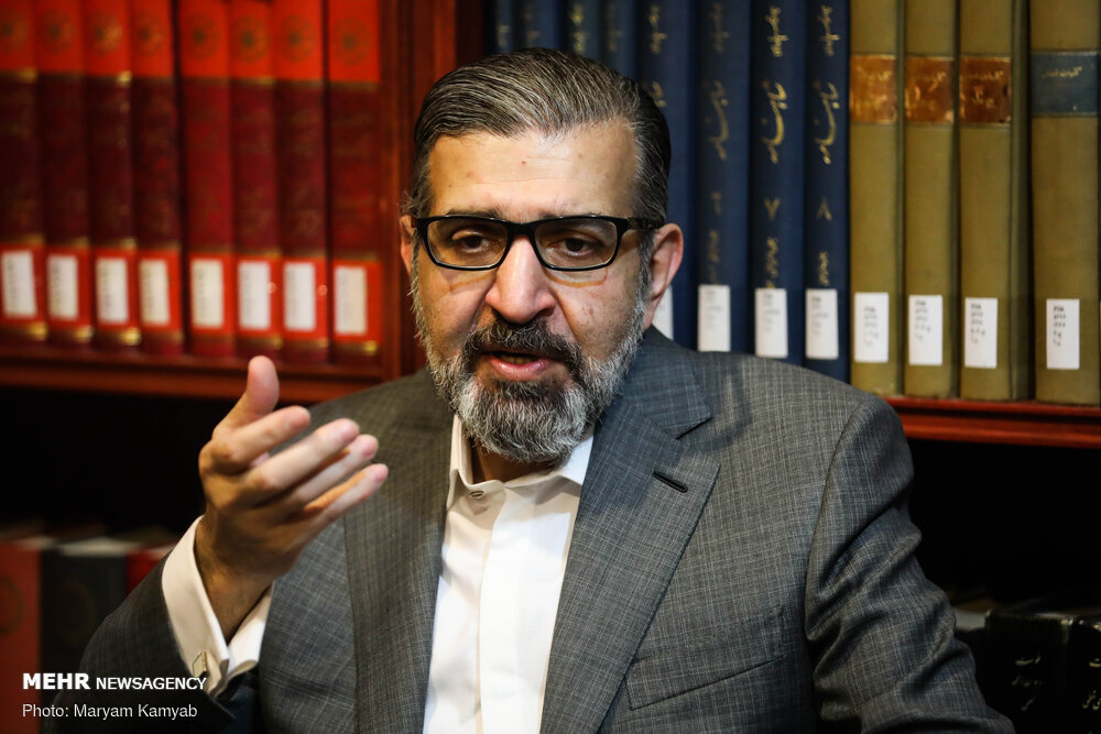 صادق خرازی: مطالبه‌گر حقوق بنیادین مردم باشید