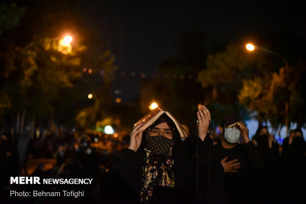 احیای شب بیست و یکم ماه رمضان در حسینیه همدانیها