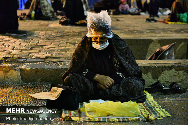 احیای شب بیست و یکم ماه رمضان در اصفهان