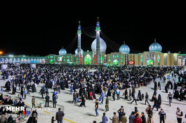 احیای شب بیست و یکم ماه رمضان در مسجد جمکران