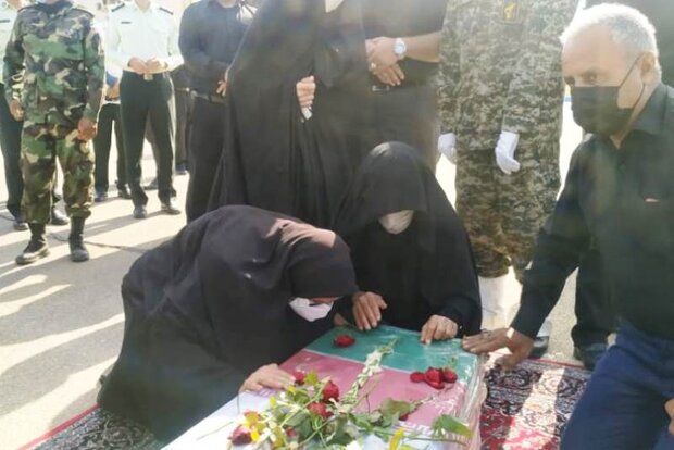 پیکرهای ۳ شهید دفاع مقدس بعد از ۳۹ سال در دزفول تشییع و تدفین شد