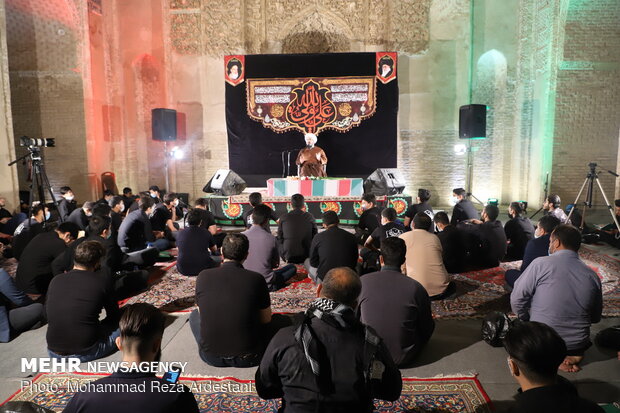 مراسم احیای شب های قدر در مساجد ورامین
