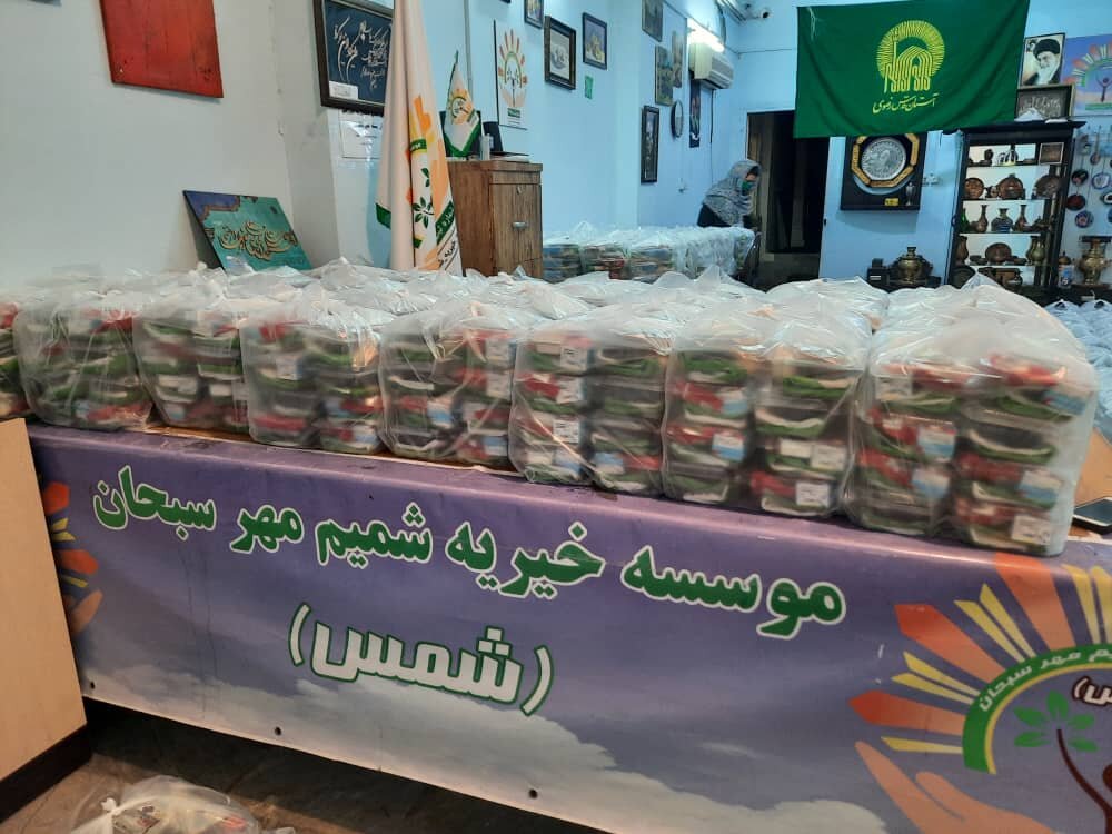 بیش از هزار بسته افطاری در بین کودکان توزیع شد