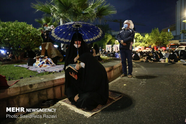 احیای شب بیست و سوم ماه رمضان در میدان فلسطین