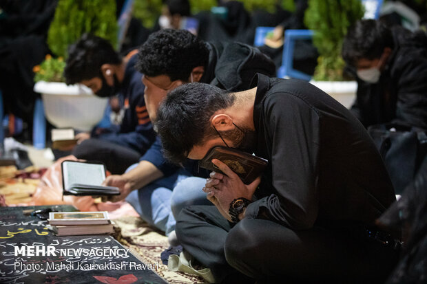 مراسم شب بیست و سوم رمضان در گلزار شهدای کرمان