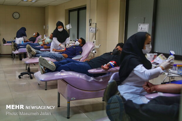 مدیرکل انتقال خون استان تهران؛ کاهش آمار کرونا باعث افزایش درخواست خون شده است
