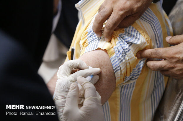 تزریق واکسن کرونا به ۸۵۰۰ سالمند هرمزگانی