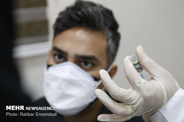 ایرانی ها تاکنون یک میلیون و ۷۶۰ هزار دوز واکسن کرونا زده اند 