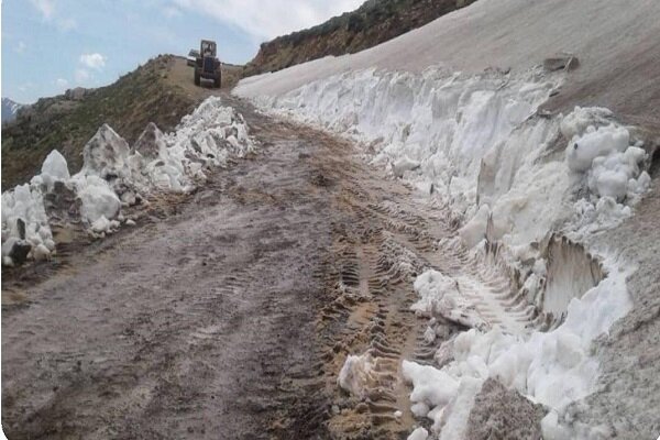 محور روستایی ویار به سپارده در بخش الموت استان قزوین بازگشایی شد