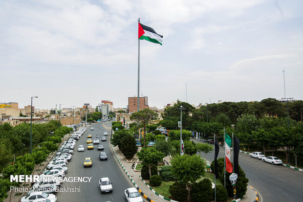 اهتزار پرچم فلسطین در قم