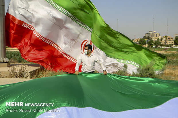 اهتزاز پرچم فلسطین در پارک جزیره اهواز