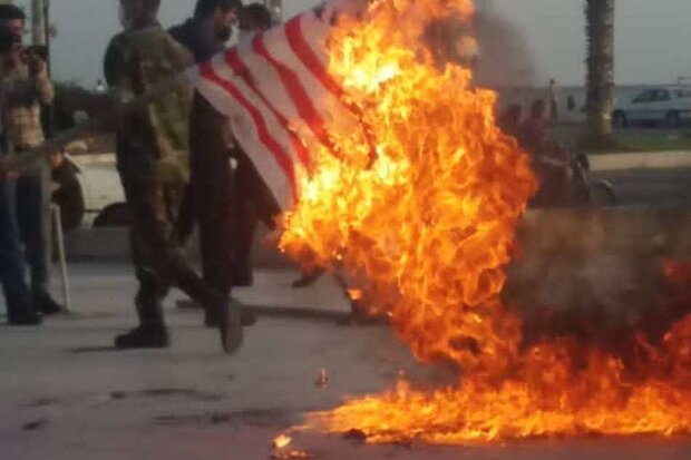 پرچم رژیم اشغالگر قدس در گناوه به آتش کشیده شد